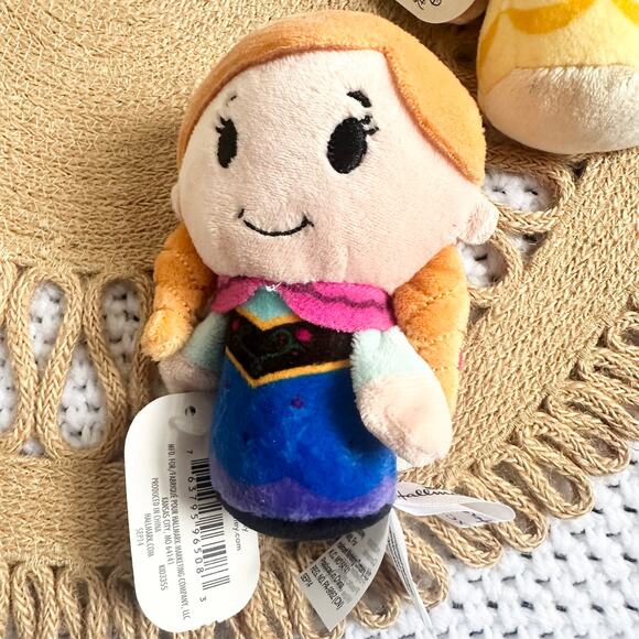 Hallmark Itty Bitty NWT Disney Princess 6 Belle Anna Elsa Snow White Cinderella - Picture 7 of 7